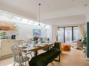 Stylish Hideaway with Oasis Garden